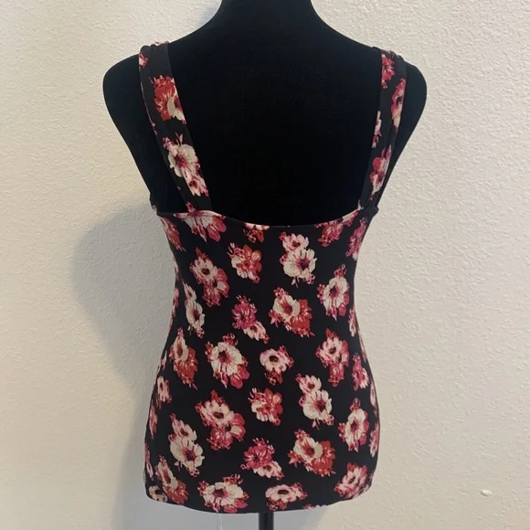 White House Black Market Hot Pink Floral Ruffle Front Tank Top Women's Size XS - Picture 3 of 11